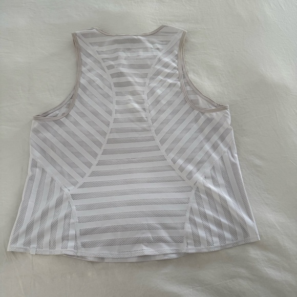 •lululemon - Off and Running Tank• - Picture 8 of 9